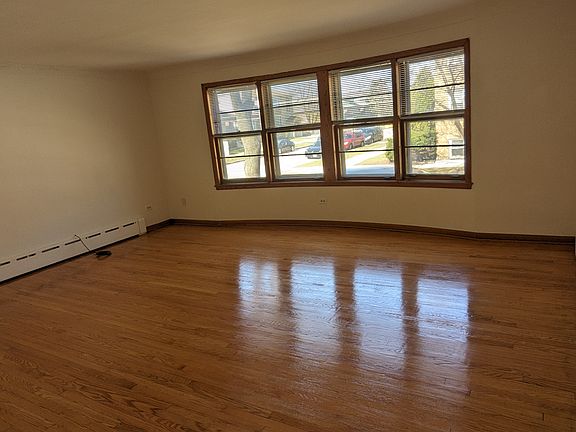 4th image of 5415 W Barry Ave APT 1