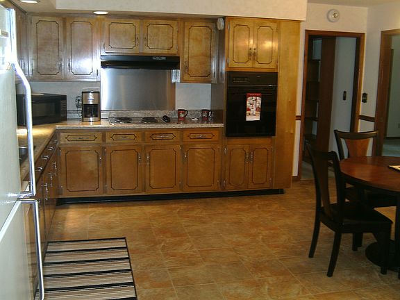 3rd image of 3904 S Mission Oaks Dr