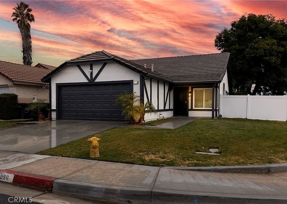 1st image of 996 Dahlia Ct