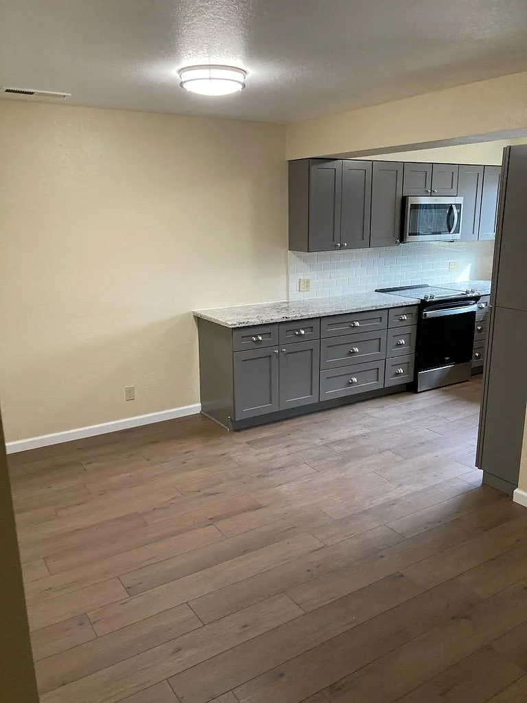 3 bed, 1500 sqft, $1,875 — Photo 2