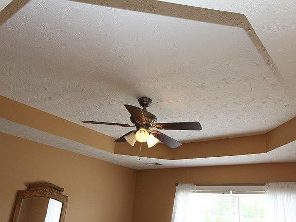 4th image of 2140 Collins Ln