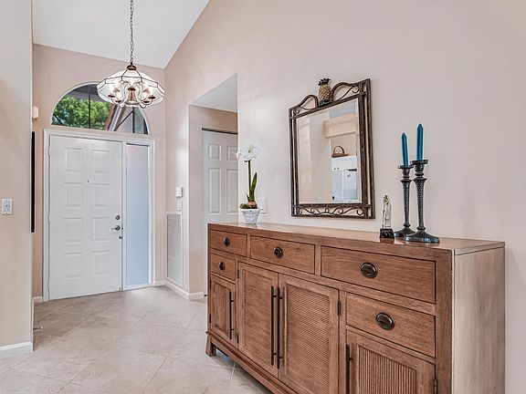 3rd image of 7690 Majestic Palm Drive