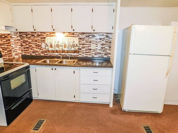 3rd image of 6536 Pecan Dr