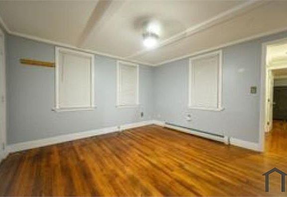 4th image of 29 Humphreys St APT 1