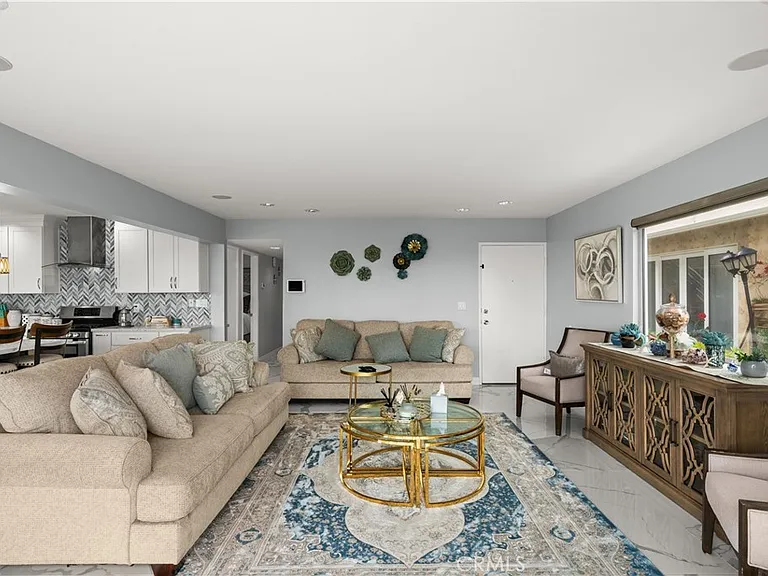 805 Ocean Ave — Photo 9