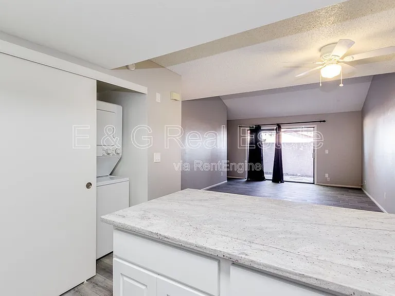 2149 E 10th St #3 — Photo 6