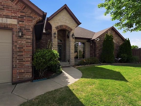 5th image of 13601 Rachel Ct