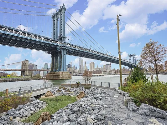 Sold by Sotheby's International Realty | media 16