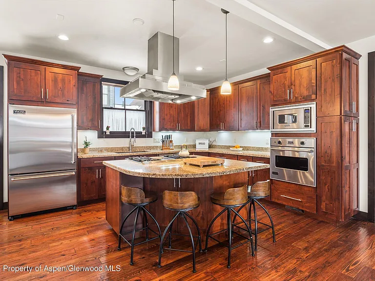333 Sopris Cir — Photo 3
