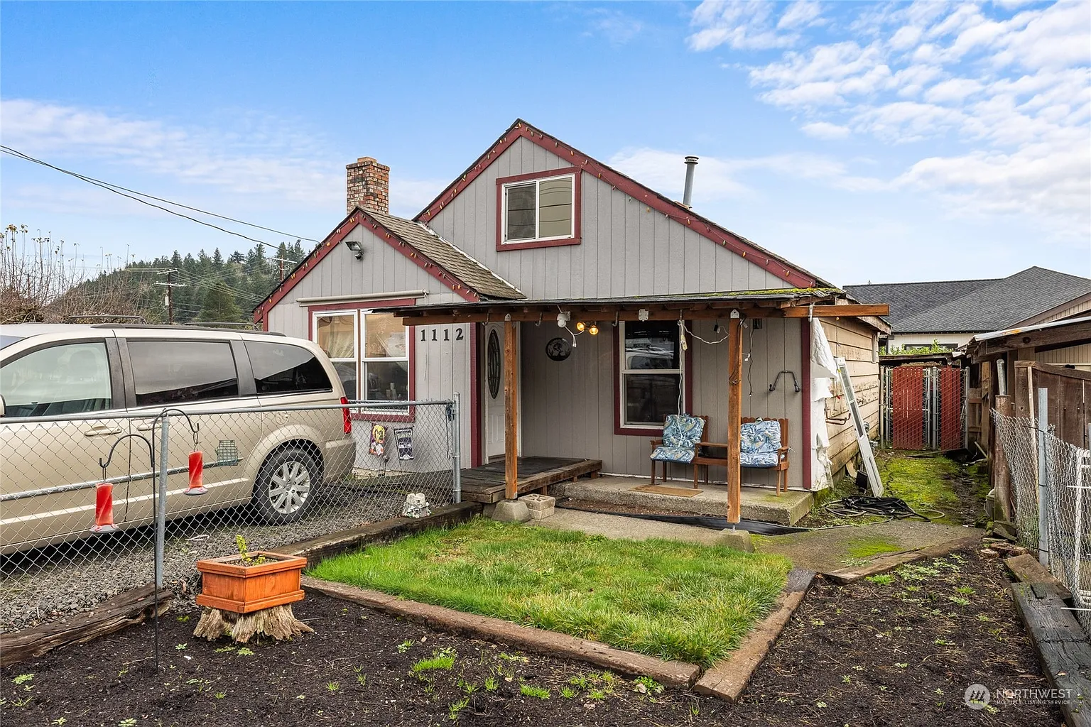 1112 Grand Avenue photo 1