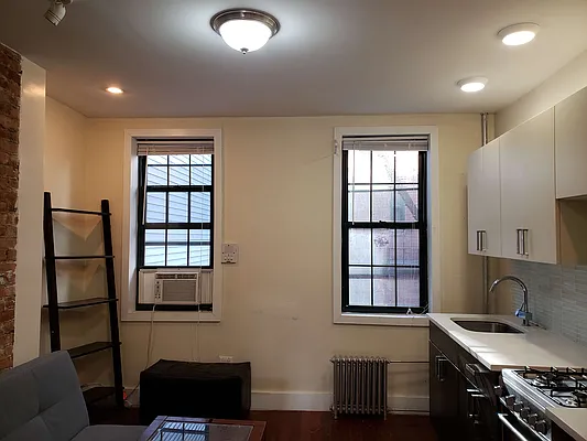 Rented by Signature Property Realty | media 20