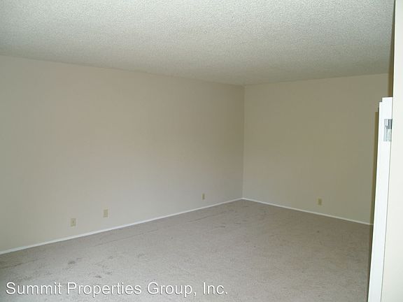 4th image of 7499 Donohue Dr APT 6