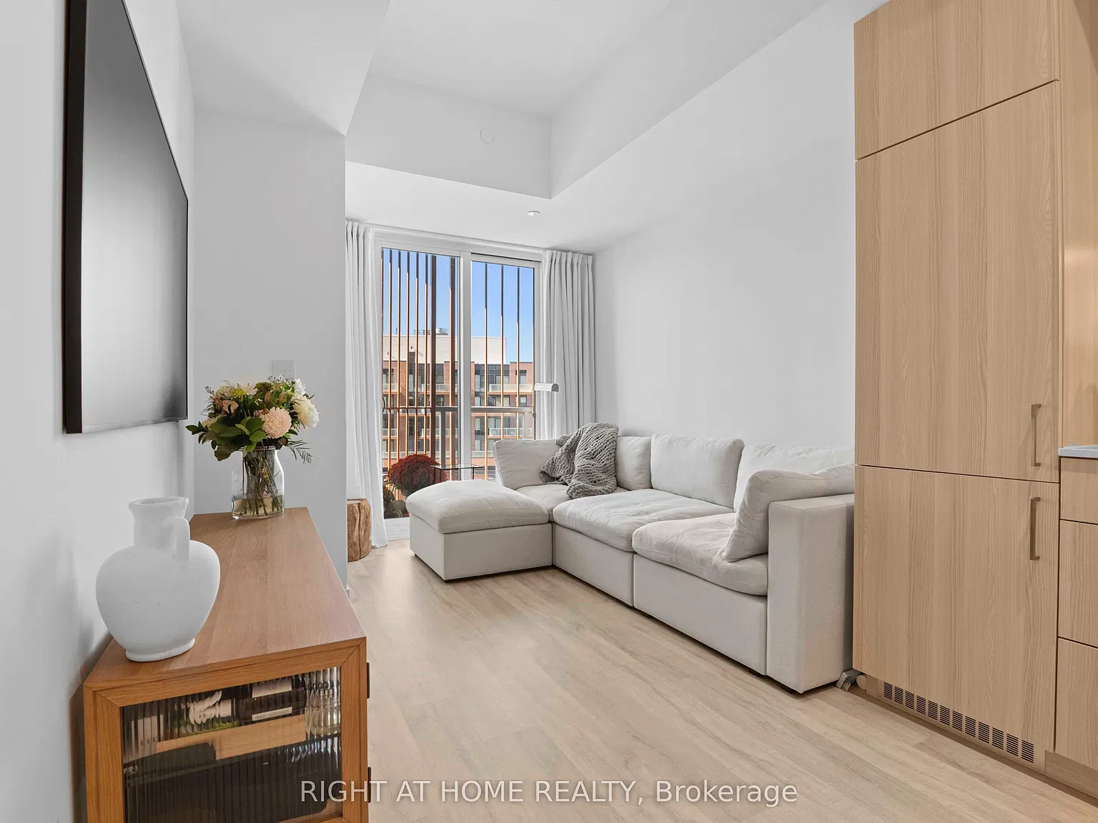 2 bed, $2,650 — Photo 4