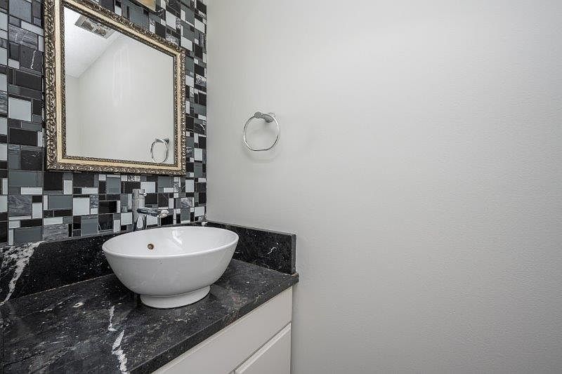 Calgary Townhouse for rent - 3 Bedrooms — photo 14