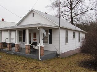 105 Sunny Rd, Max Meadows, VA 24360