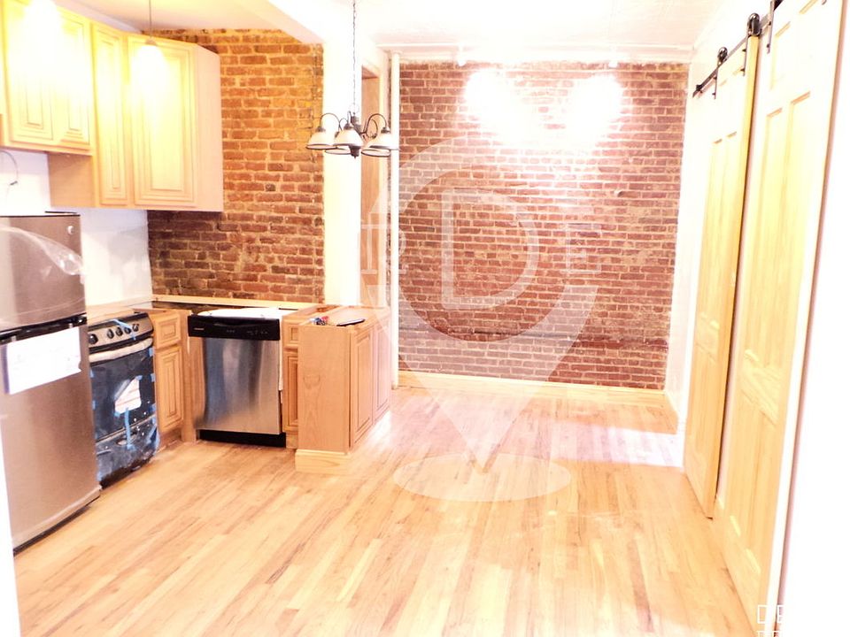 1st image of 399 Smith St #4F