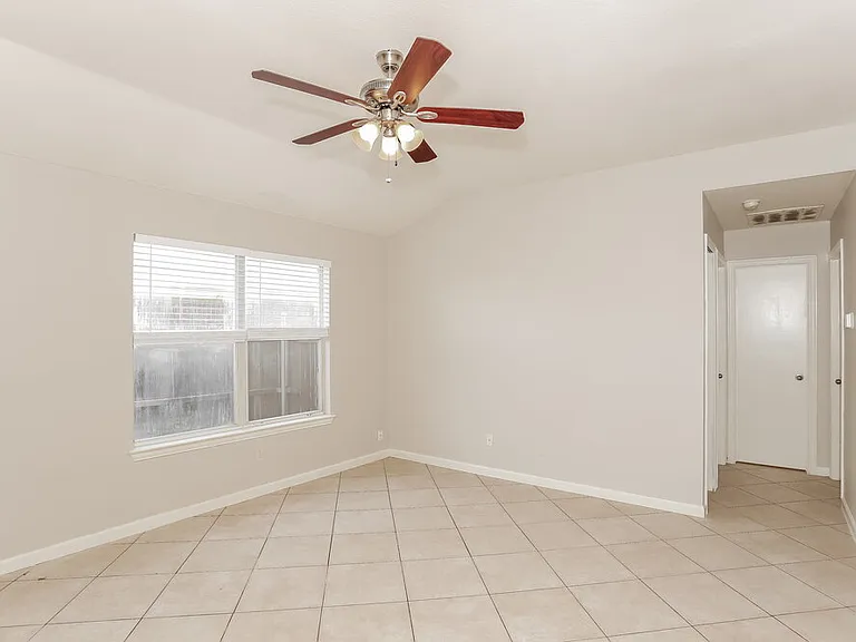 9000 Christopher Cir — Photo 5