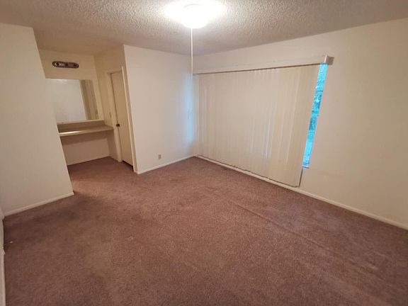 5th image of 14667 Pine Glen Cir