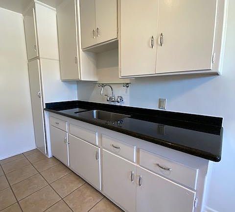 5th image of 1840 Euclid St APT D