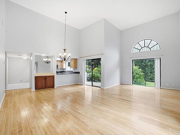 4th image of 3130 Kingswood Ter