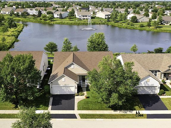 3rd image of 608 Lincoln Cir