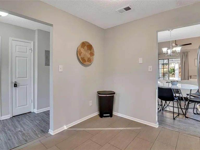 1200 Falling Water Dr SE — Photo 13