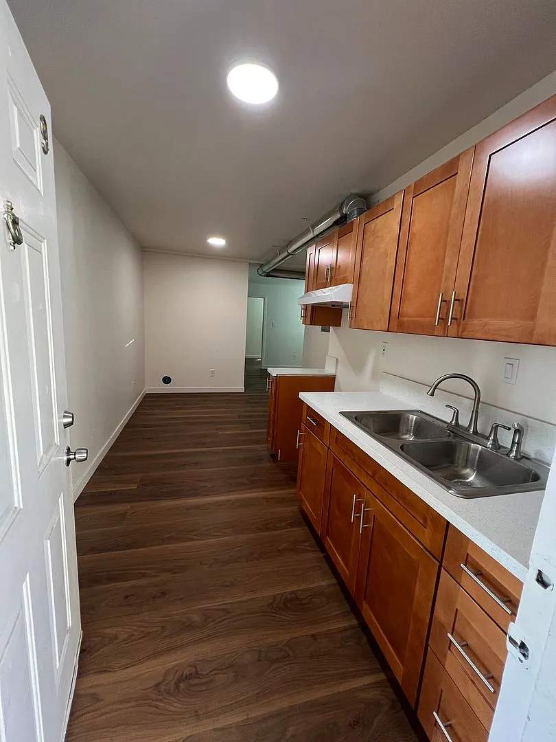 2111 Cimarron — Photo 2