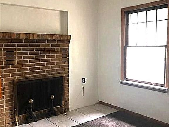 2nd image of 220 E 23rd Ave