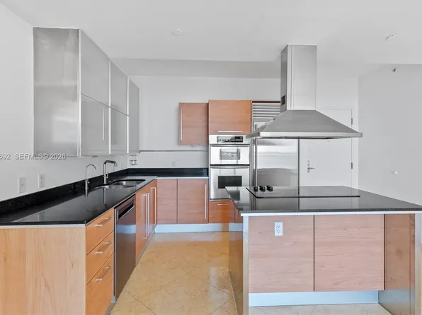 218 SE 14th St APT 1803, Miami, FL 33131