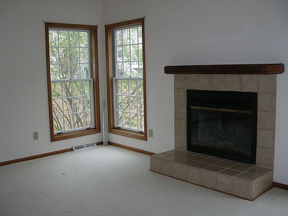 3rd image of 57 Woodside Dr