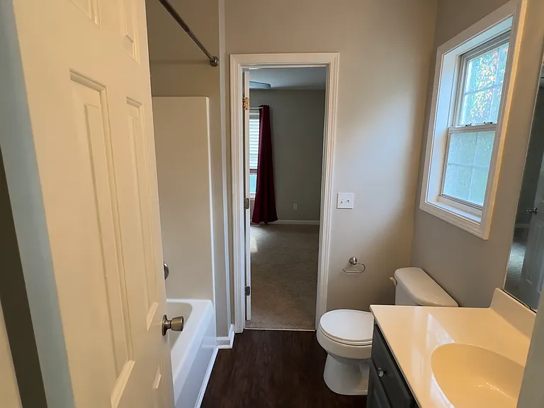 233 Montclaire Cir — Photo 8