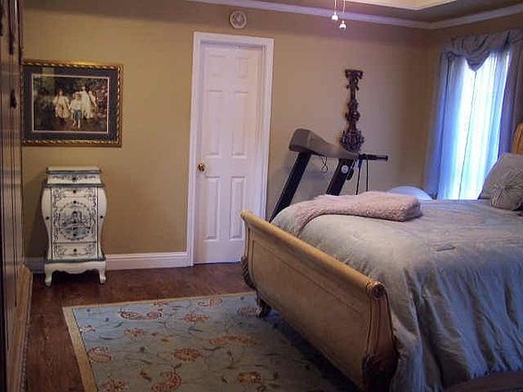 3rd image of 3508 Omar Ln