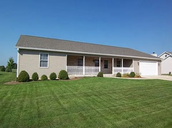 817 S Sampson St, Tremont, IL 61568