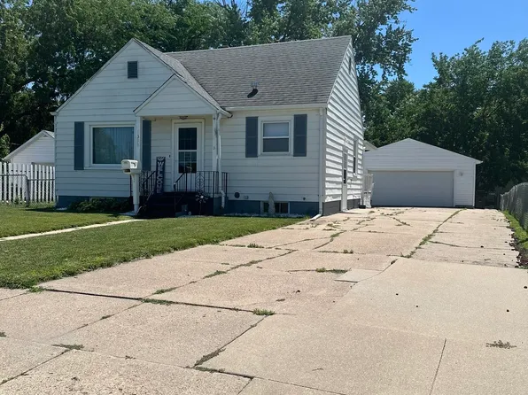 1395 E 2nd St, Fremont, NE 68025