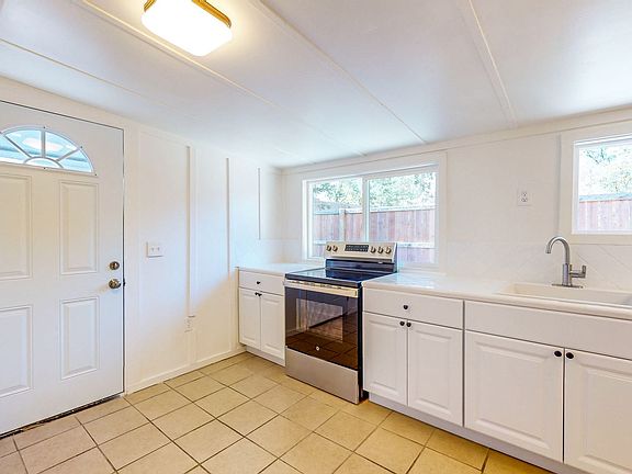 4th image of 10139 Old Redwood Hwy #B