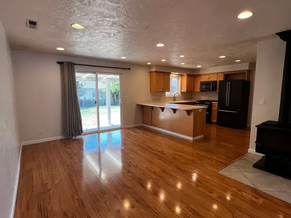 1370 Brickley Rd, Eugene, OR 97401