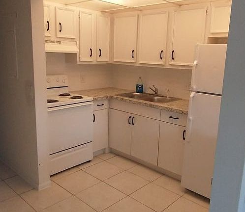 3rd image of 1151 NE 17th Ct APT 18