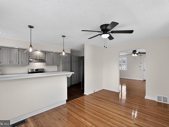 5th image of 1311 Spring St