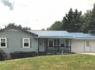 204 Clover Rd, Hurt, VA 24563