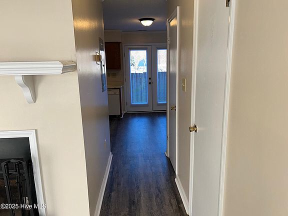 4th image of 100 David Dr APT E22