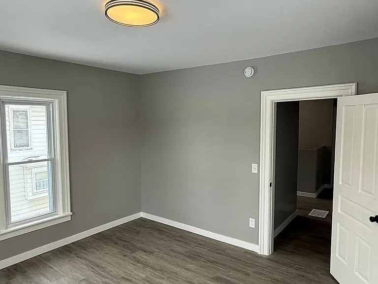276 E Chicago Blvd — Photo 22