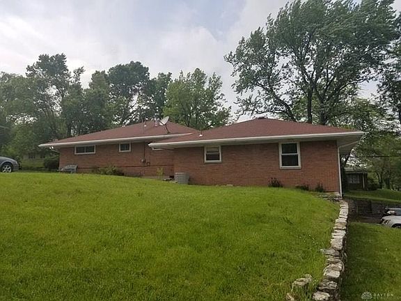4th image of 800 Heather Dr