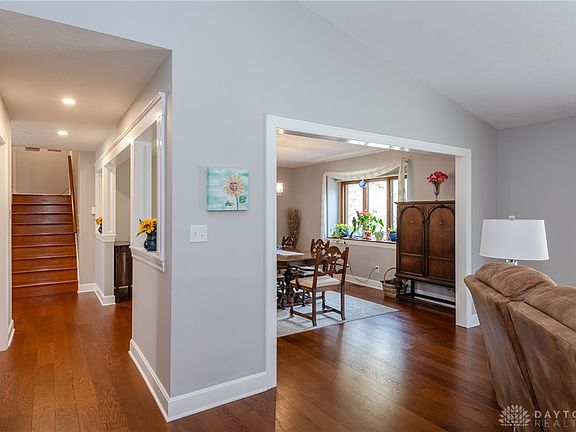 5th image of 1056 Woods View Ct
