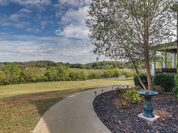 5th image of 2000 Skyview Pvt Ln