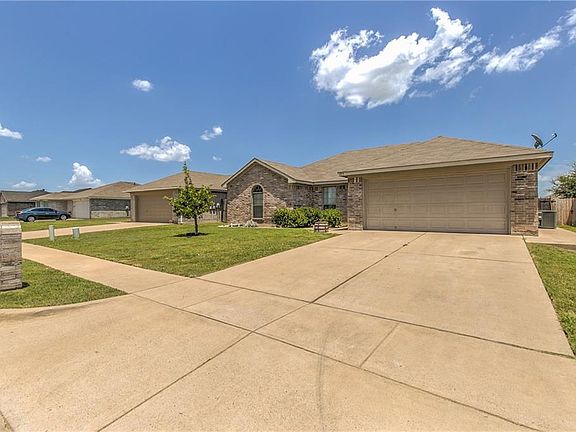 3rd image of 113 Breanna Way