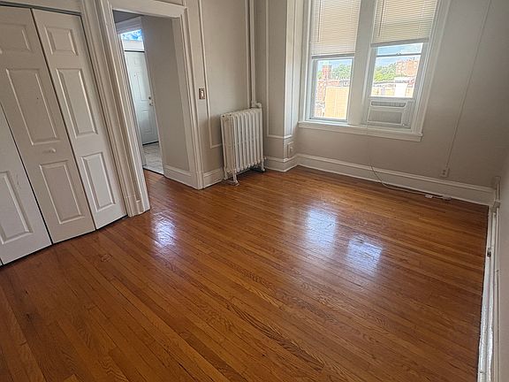 3rd image of 176 Washington Ave