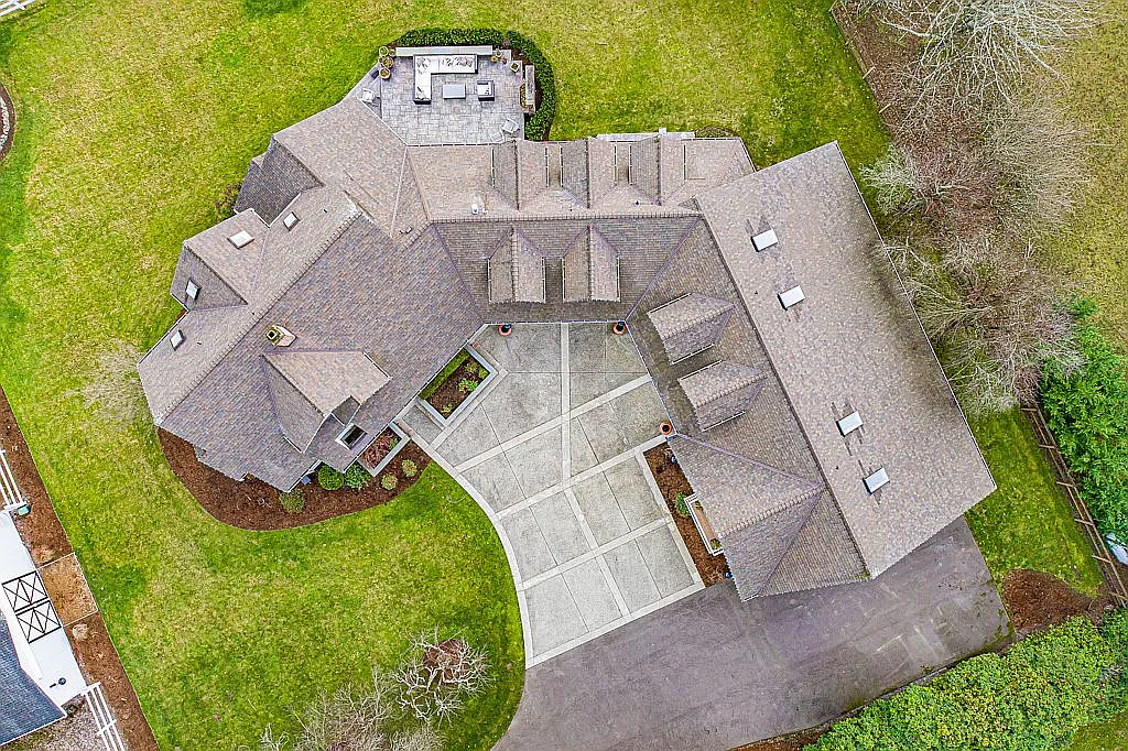 20611 SE 24th St photo 1