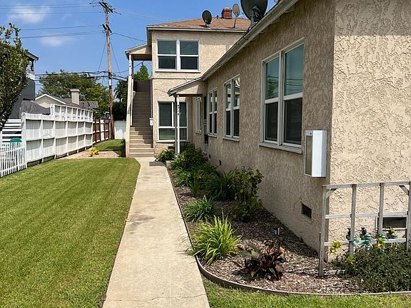 3rd image of 4718 1/2 N Lakewood Blvd