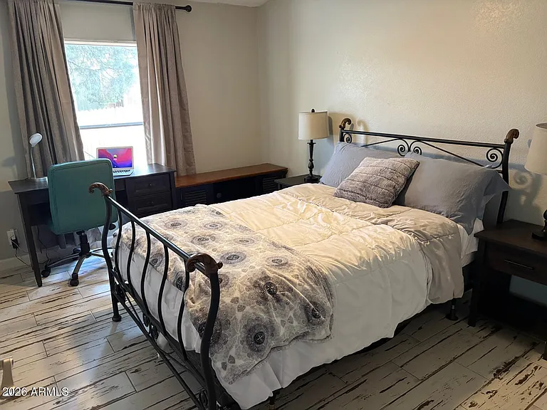 1007 W Saddle Ln — Photo 15
