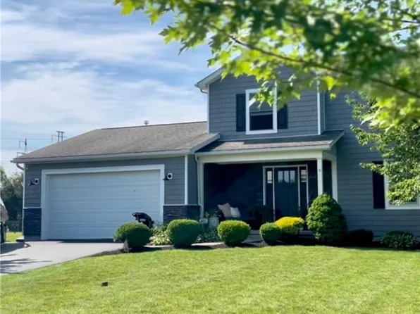 6542 Amy Ln, Lockport, NY 14094
